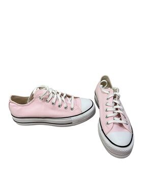 NWT Converse Chuck Taylor All Star
Ox sugar berry pink color platform size 8.5